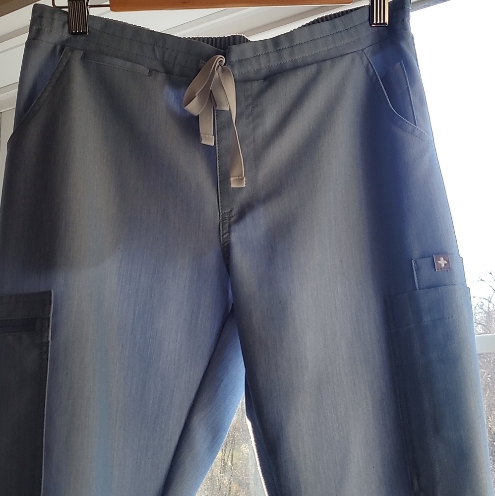 Like new figs bottoms straight leg